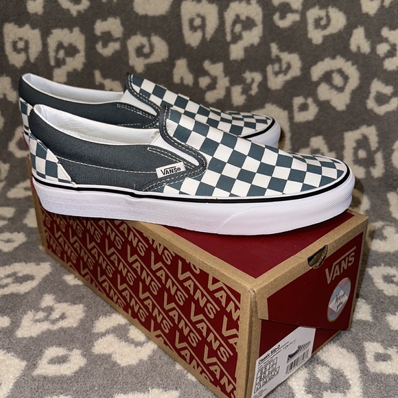 Vans Classic Slip-on Checkerboard Sneakers 😍 color theory Stormy weather 😍 - Picture 6 of 17